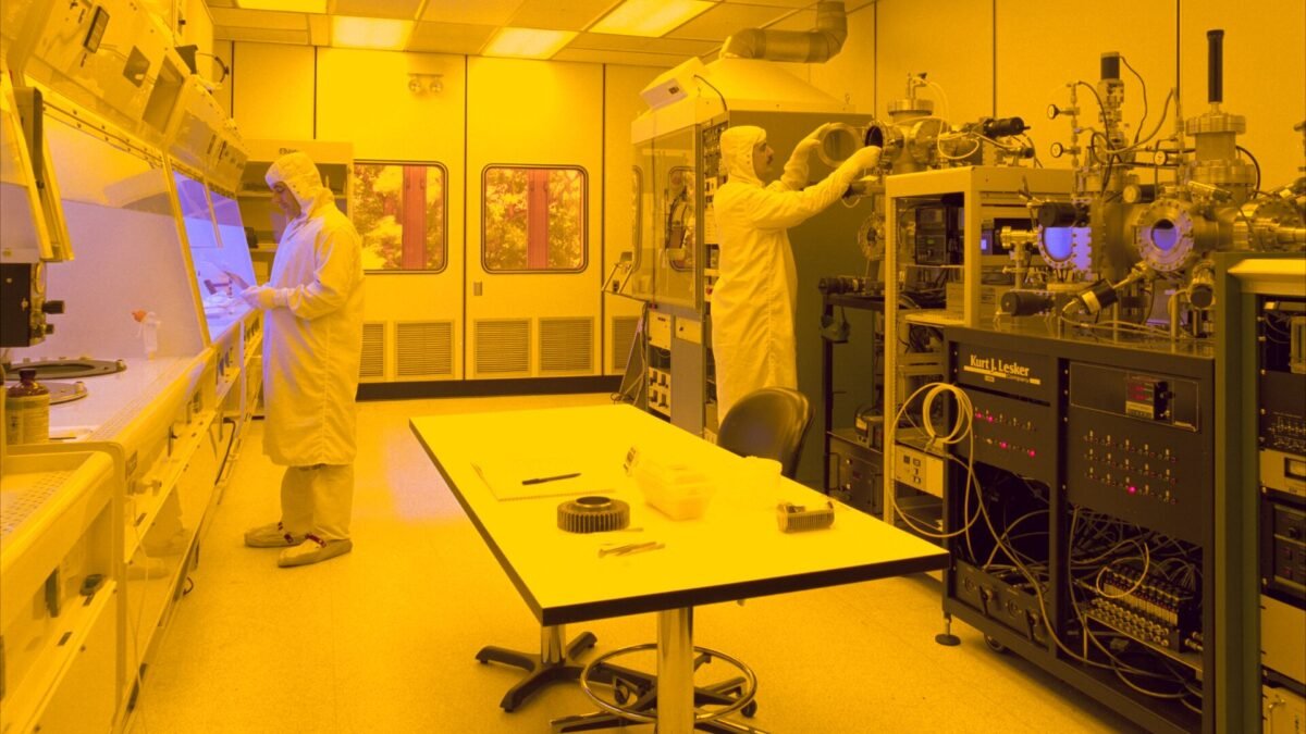 Semiconductor cleanroom