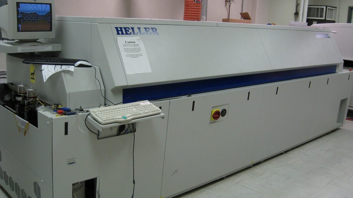 Electronics assembly reflow oven
